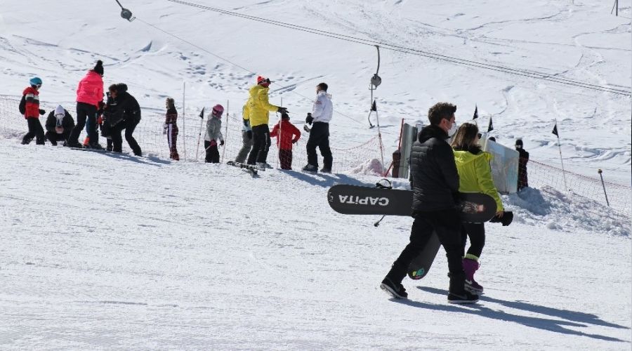 Kartalkaya sezonun son günlerini yaşıyor