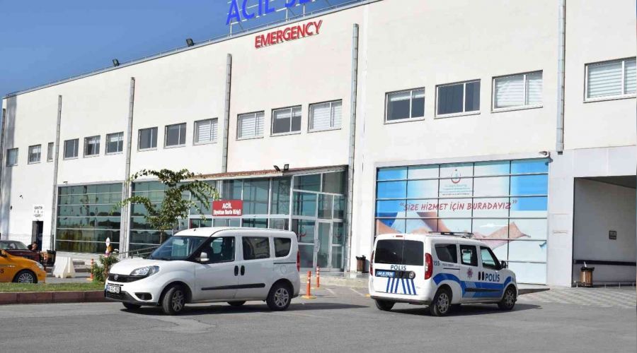 Kavgaya müdahale etti, ağır yaralandı