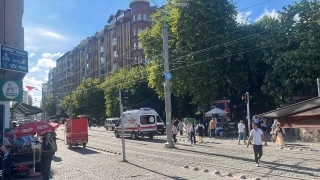 Kendisine sigara vermeyenlere kabusu yaşattı: 4 yaralı