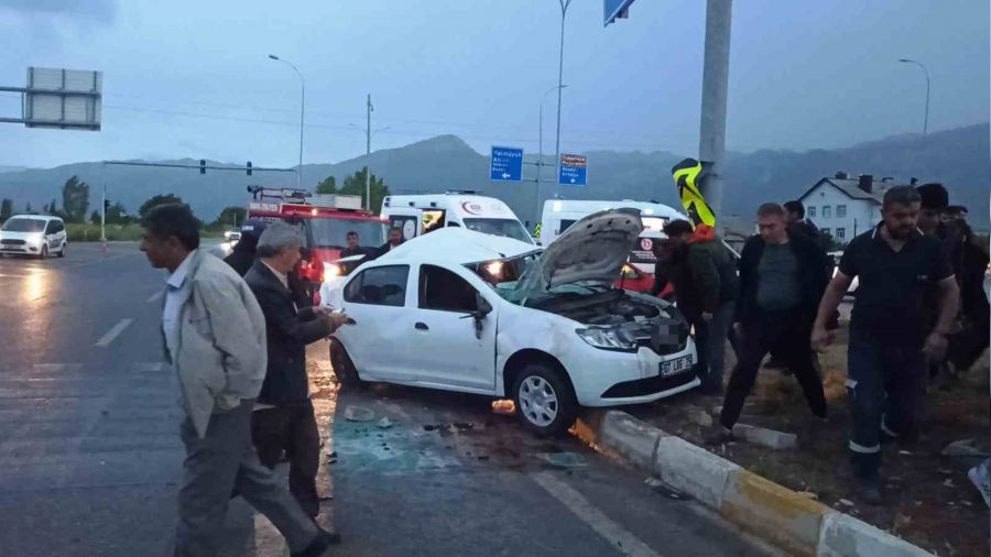 Konya'da iki otomobil arpt: 7 yaral