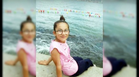 Köpekten kaçan kıza araba çarptı