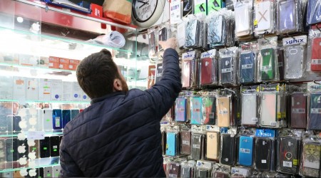 Korona 'cep telefonu'nu vurdu