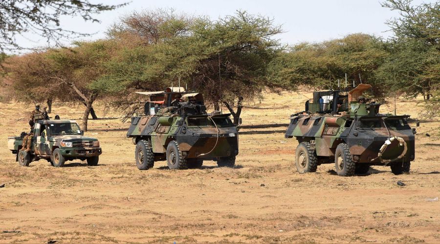 Mali'de hava saldırısında en az 100 sivil öldü