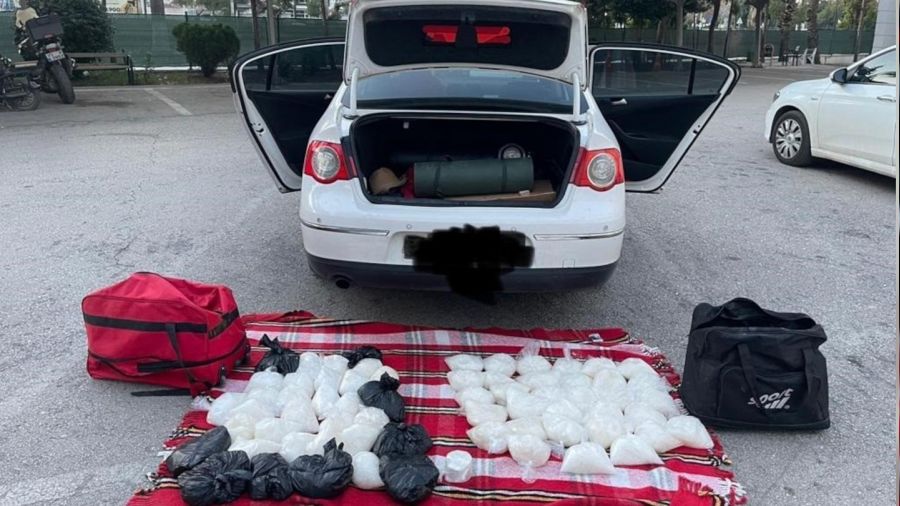 Mersin'de 43 kilo 884 gram metamfetamin ele geçirildi