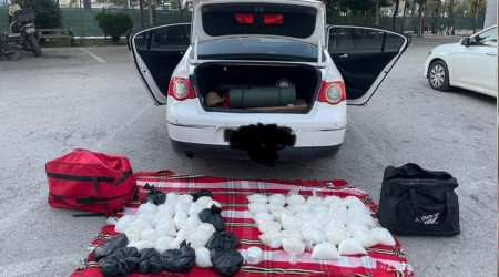 Mersin'de 43 kilo 884 gram metamfetamin ele geçirildi