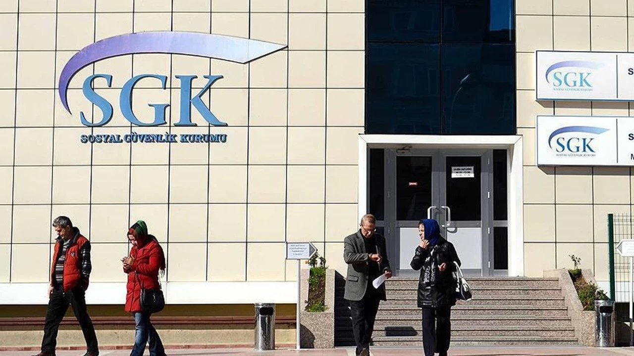 SGK, depremden etkilenen 5 ilde mücbir sebep süresini uzattı