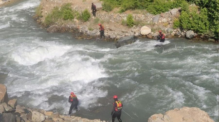 Siirt'te sağlıkçı üçüncü gün aranıyor
