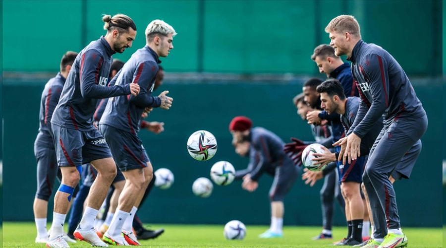 Siopis'ten sonra iki pozitif daha