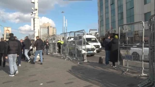 Taksim Meydan demir bariyerlerle kapatld