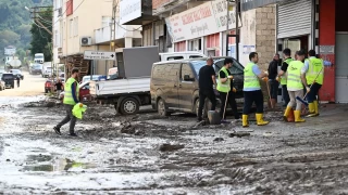 Trabzon'da takn ve heyelan meydana gelen ilelerde temizlik almalar sryor