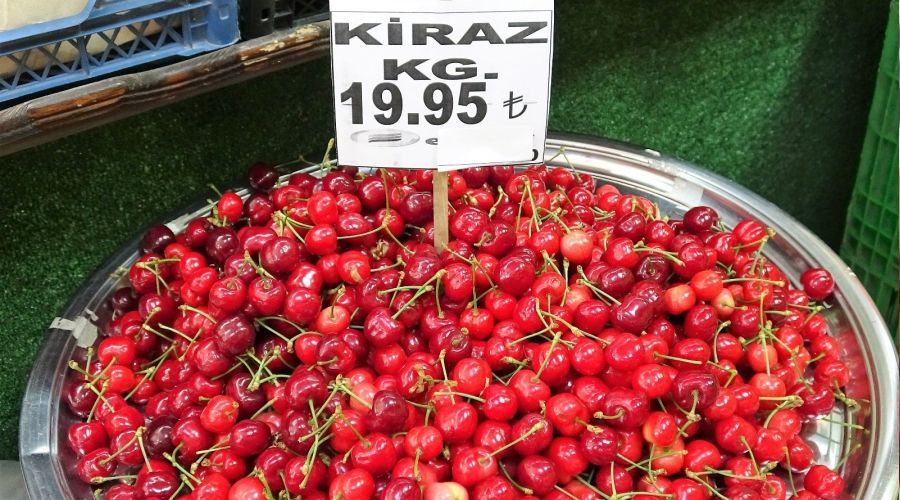 Turfanda kiraz tarlada 9 lira, markette 20 lira