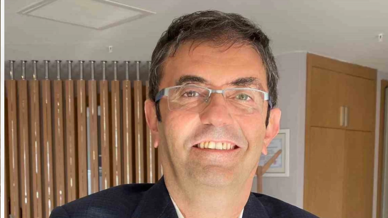 Uzmanından elektronik sigara uyarısı: 'Kansere yol açıyor'