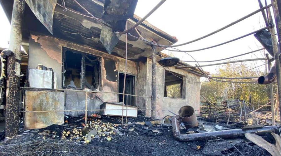 Yaşlı kadın yangında hayatını kaybetti