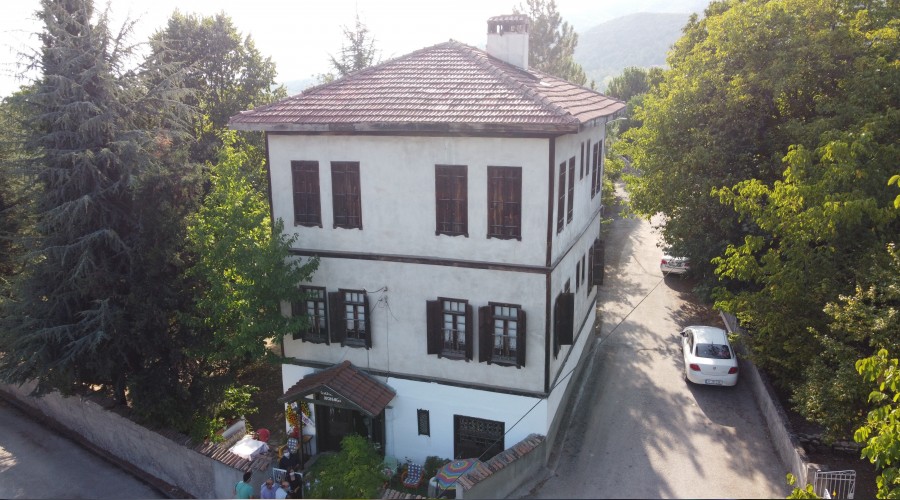130 yıllık konağa plaket