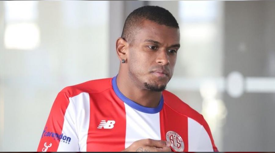 6 futbolcu gitti, 3'ü geldi