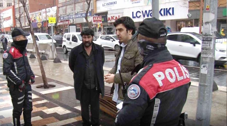 'Ailene büyü yapılmış' diyerek para istedi