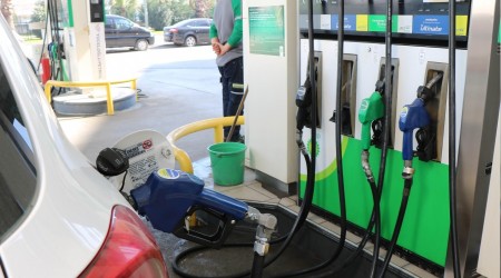 Akaryakıtçılar 1 TL’lik indirim istiyor