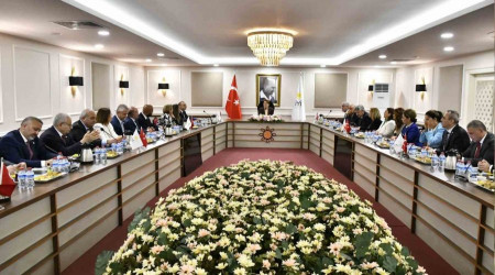 Akşener yeni A takımını belirledi