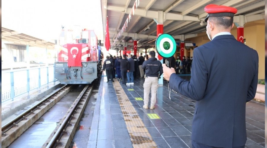 Atatrk'n Diyarbakr'a gelii trenlerle kutland