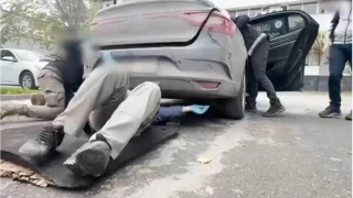 Batman'da bir otomobilde 56 kilo esrar ele geçirildi