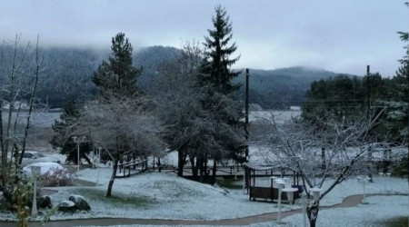 Bolulular güne karla uyandı