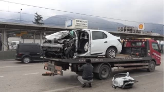 Bursa'da ara metro istasyonun duvarna arpt: 1 l