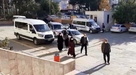 Çaldıkları altınları toprağa gömmüşler