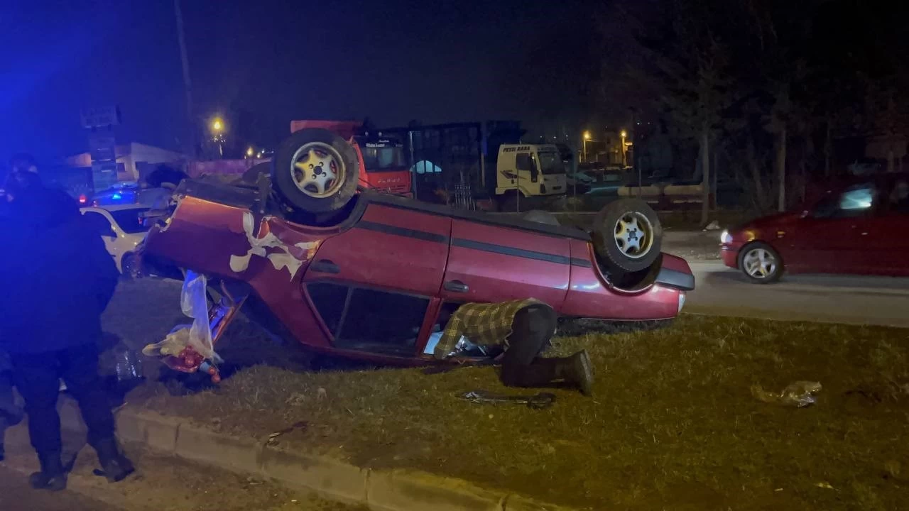 D-100'de feci kaza: 1'i çocuk 3 yaralı