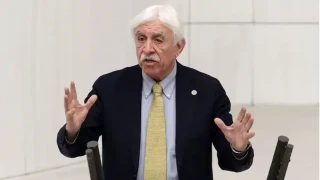DEM Parti Milletvekili Cengiz Çandar, Cumhurbaşkanı Recep Tayyip Erdoğan’ın yeniden adaylığına ilişkin tartışmalarda partisinin tutumuna dair dikkat çeken açıklamalarda bulundu