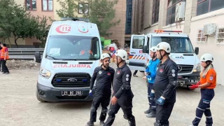 Diyarbakır'da ekiplerin deprem tatbikatı gerçeği aratmadı
