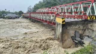 Endonezya'daki sel ve toprak kaymalarında ölü sayısı 49'a yükseldi