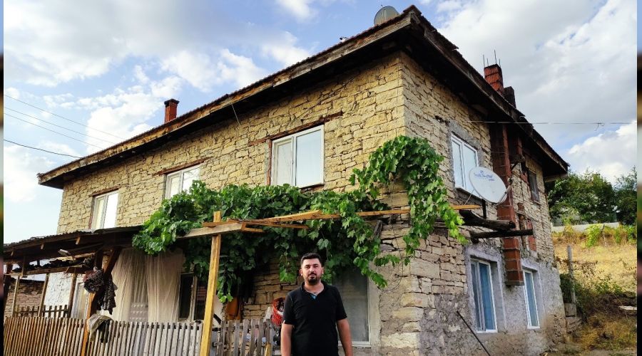 Evlerini taştan yapıyorlar