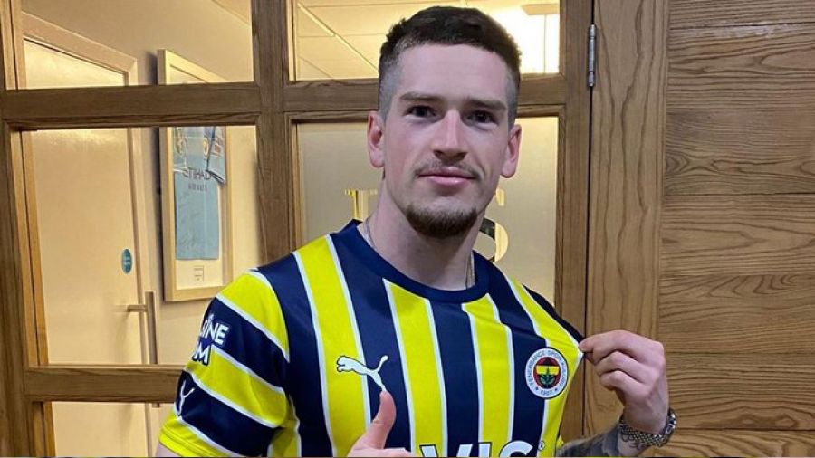 Fenerbahe ilk transferini aklad