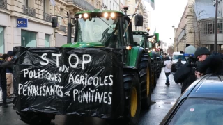 Fransa'da geleneksel tarım fuarına Macron'un katılmasıyla gerginlik başladı