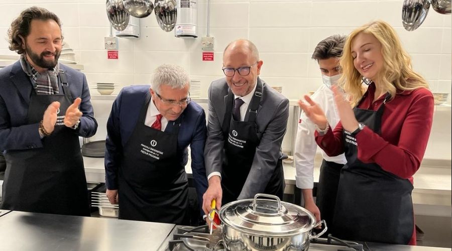 Geleceğin aşçıları bu mutfakta yetişecek