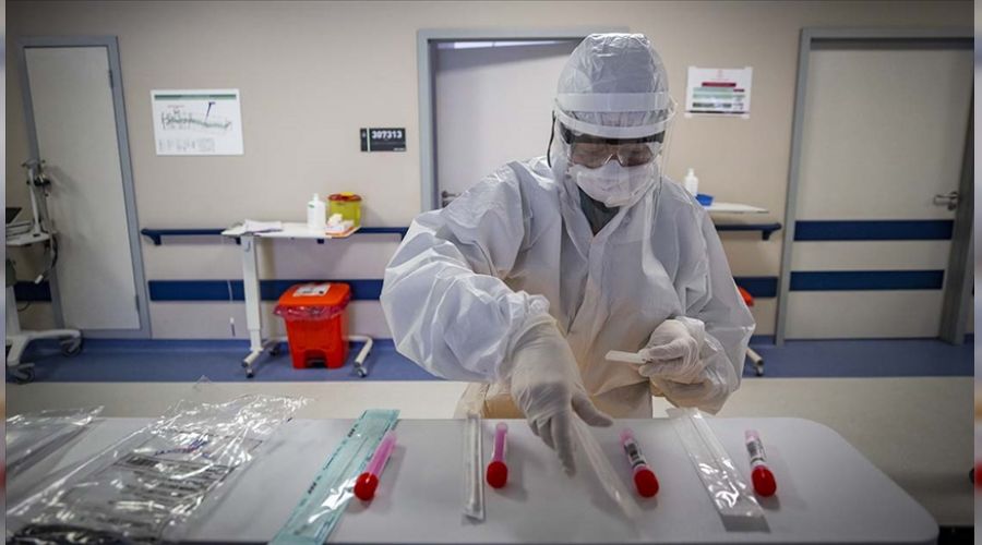 Günlük verileri açıklayan Koca'dan yeni varyant uyarısı