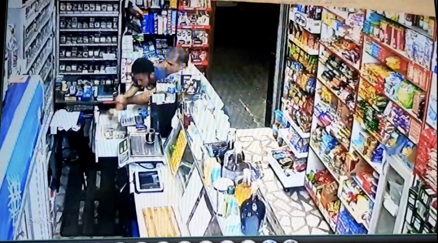 Hırsıza meydan dayağı çektiler