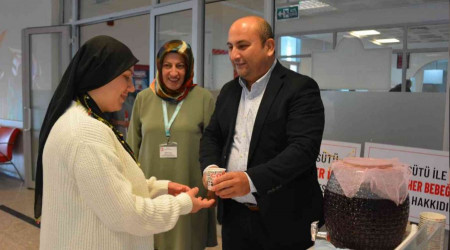 'İlk altı ay sadece anne sütü'