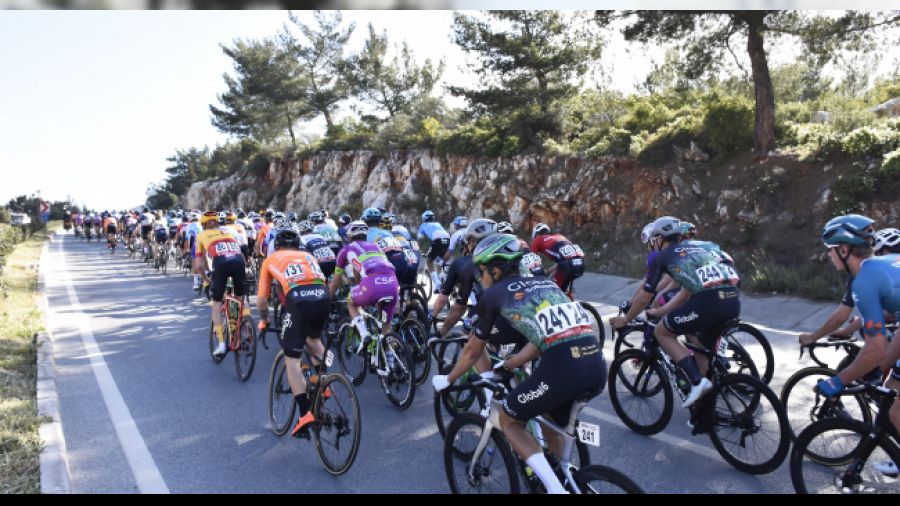 İlk etabı Ewan kazandı