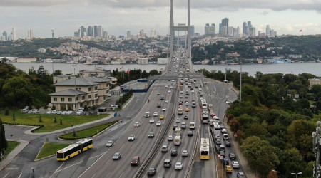 İstanbullular her güne trafik başlıyor