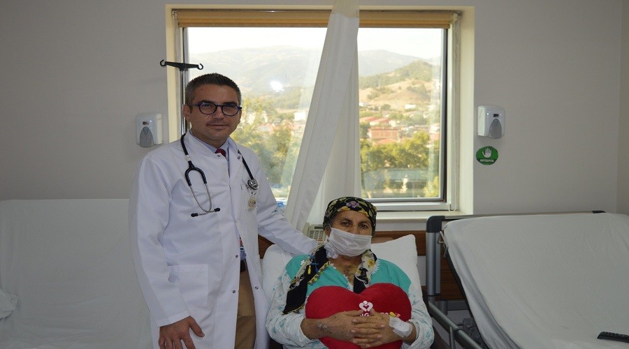 Kalbinden 6 santimetre çapında tümör çıkarıldı