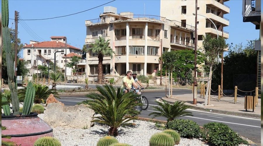 Kapalı Maraş'a ziyaretçi akını