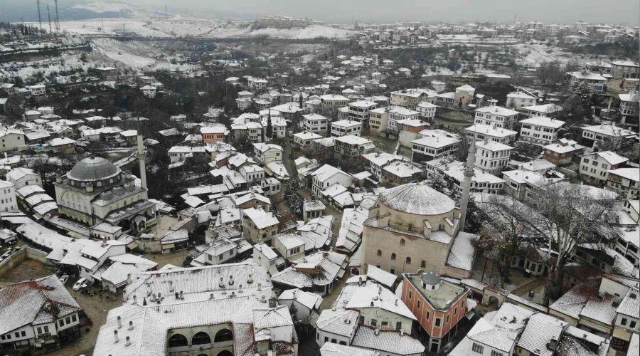 Karabük baharı karla karşıladı