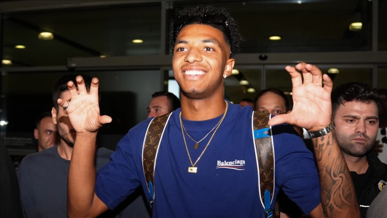 Kartal Ndour'u kiraladı