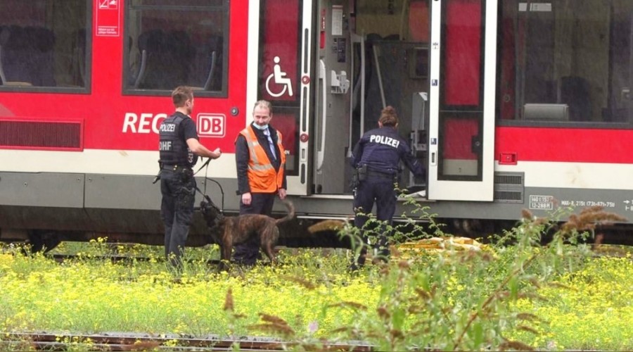 Köln'de terör alarmı, trende bomba bulundu