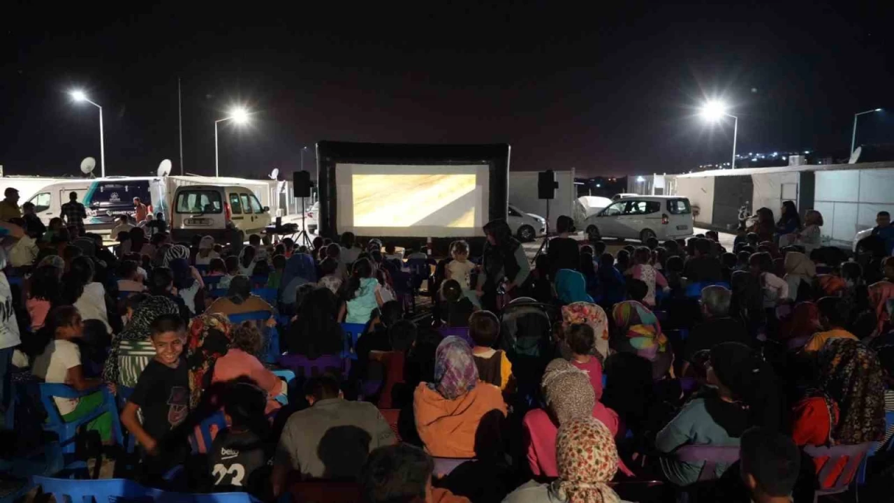 Konteyner kentte açık hava sineması