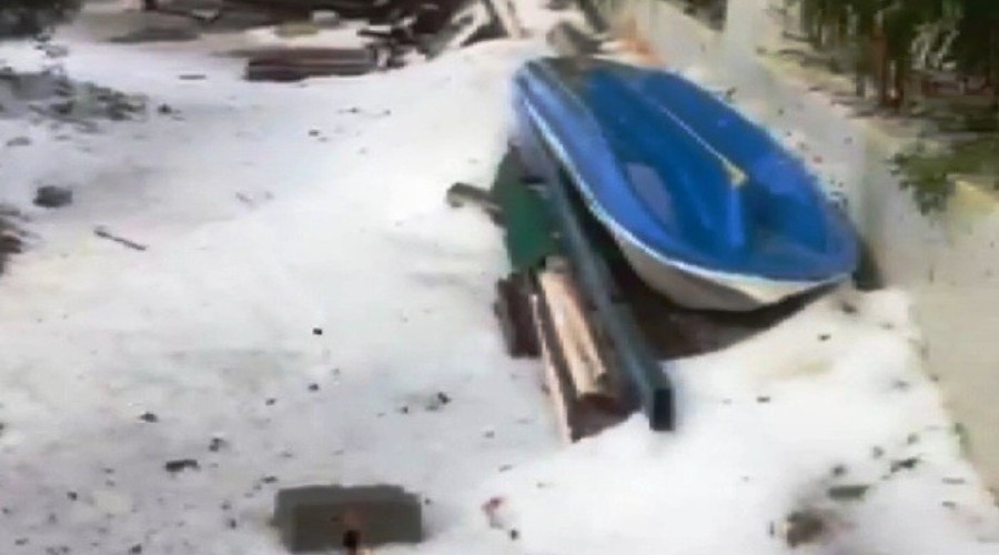 Marmaris'i kar değil, dolu beyaza bürüdü