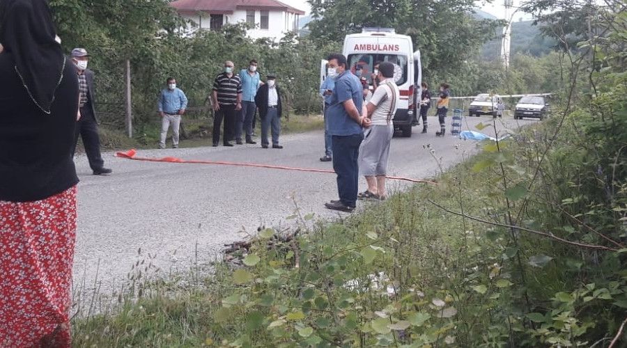 Minibüsün altında kalan 5 yaşındaki çocuk hayatını kaybetti