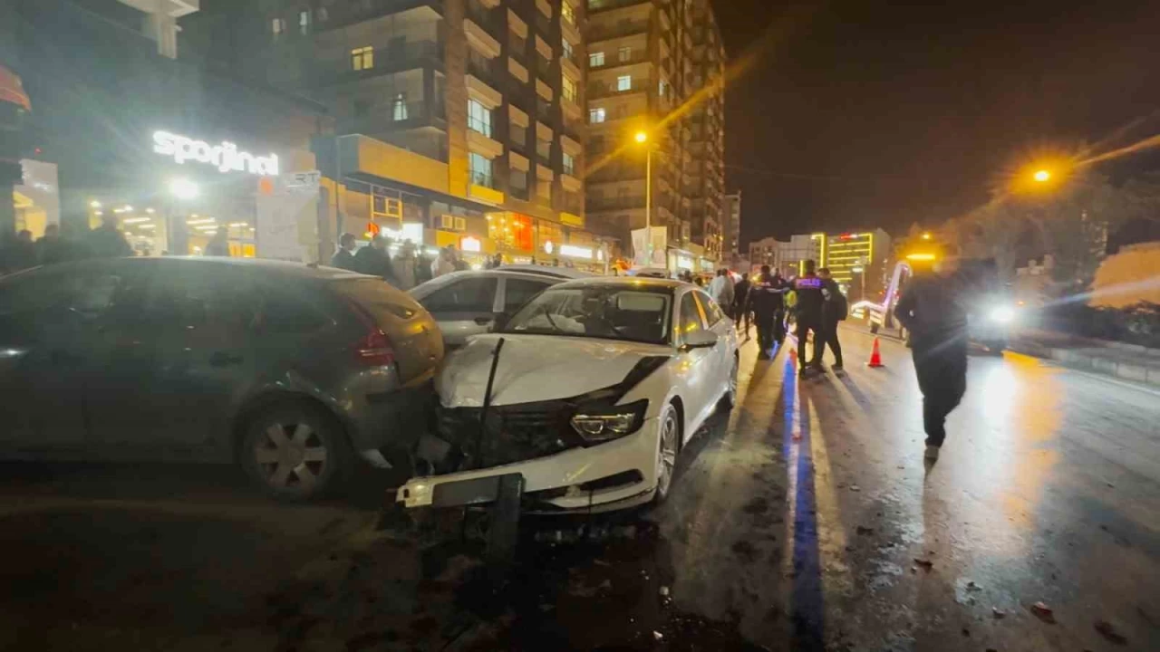 Nide'de zincirleme trafik kazas: 4 yaral