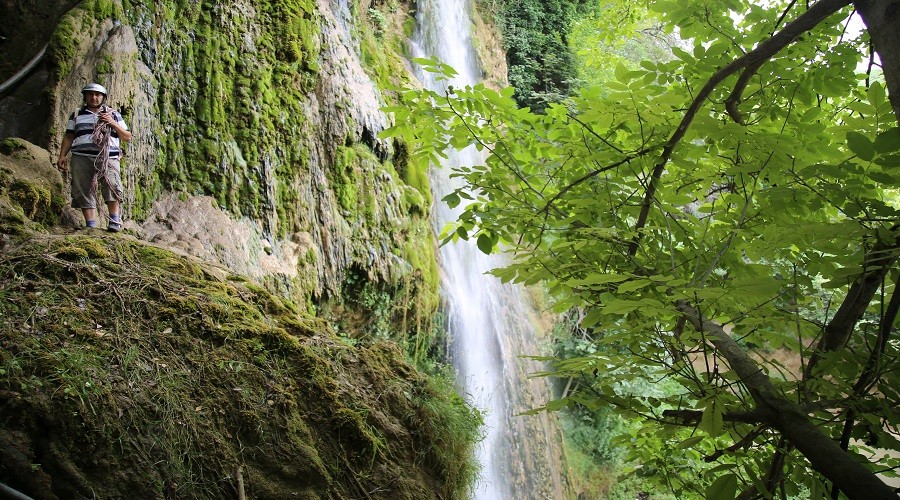 Ocaklı Köyü Şelalesinde tarih ve doğa seyahati